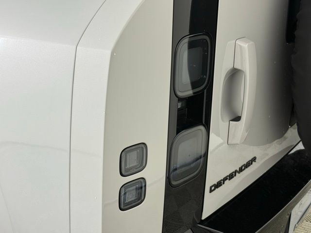 2026 Land Rover Defender S - Photo 9