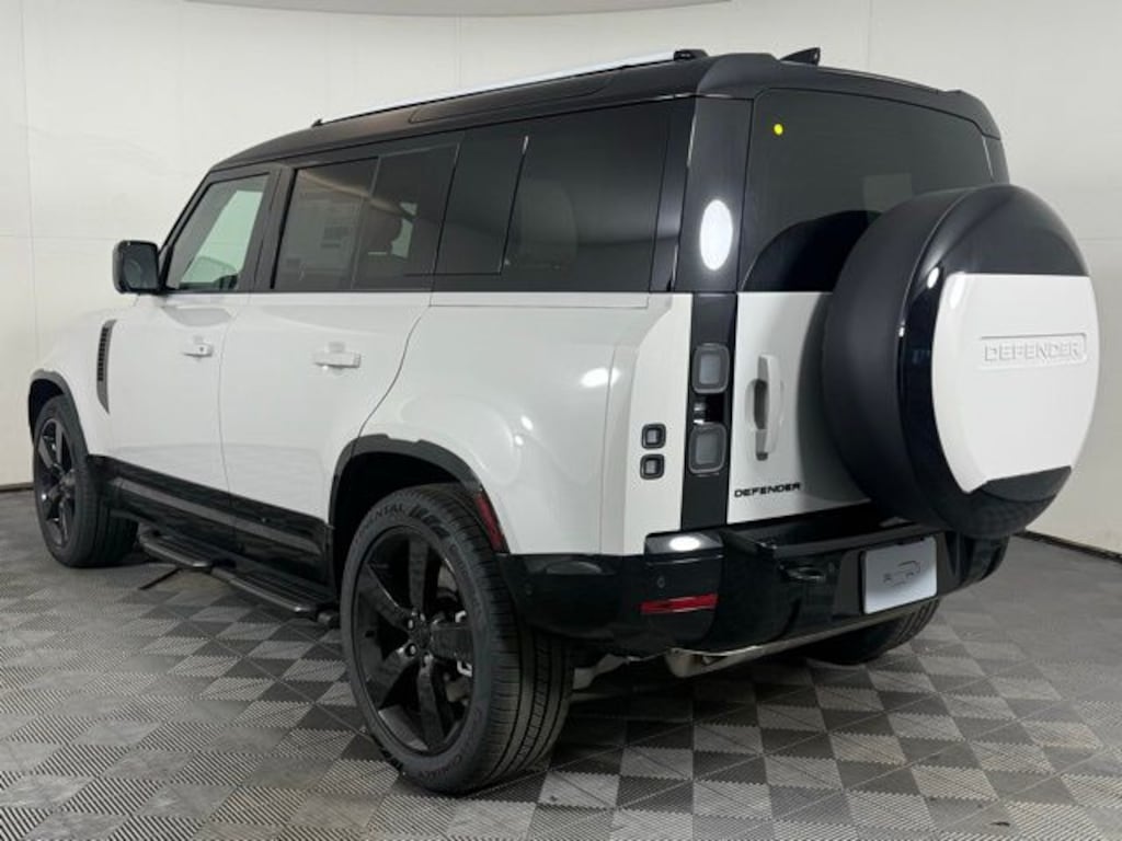 New 2026 Land Rover Defender 110 400PS X-Dynamic SE SUV