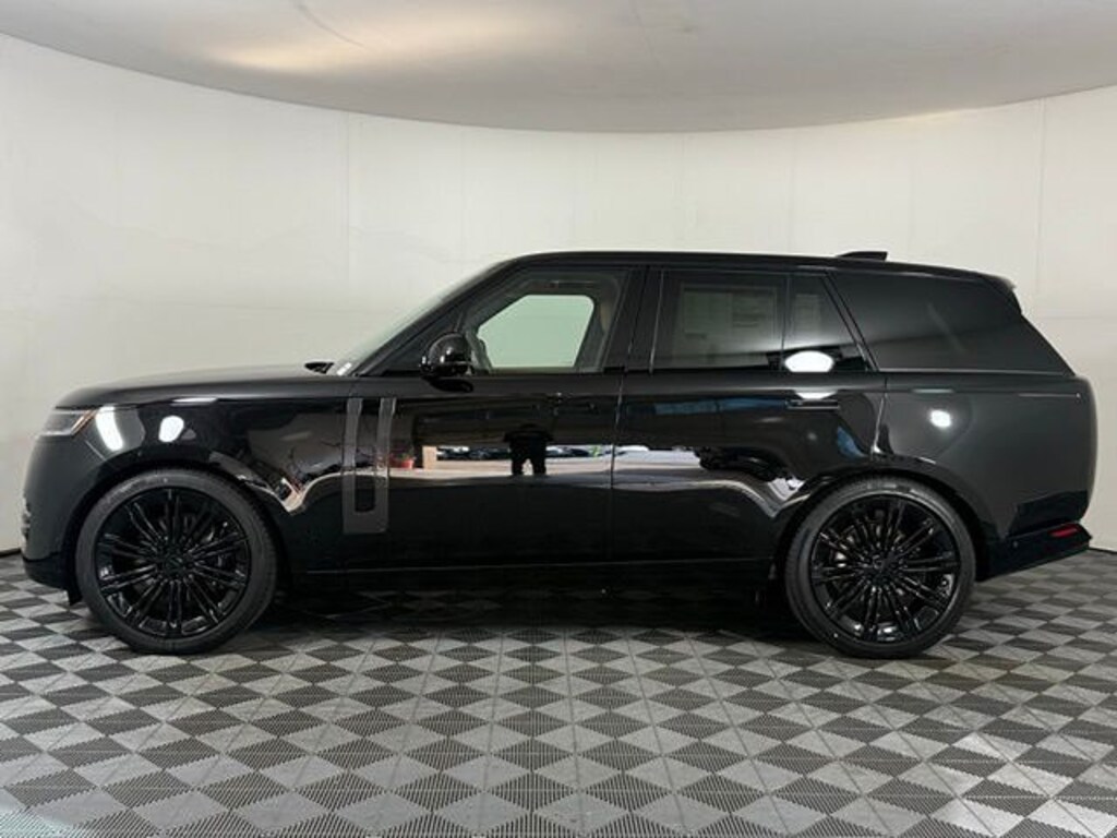 New 2026 Land Rover Range Rover SE SUV