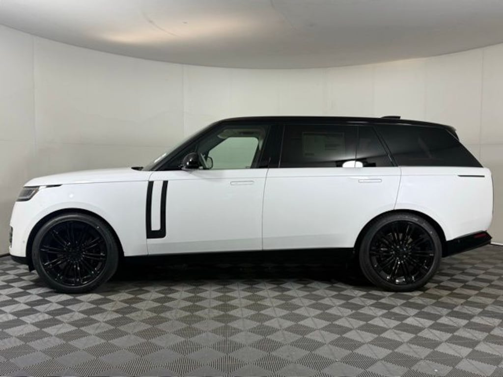 New 2026 Land Rover Range Rover SE LWB 7-Seats / V8 Long Wheel Base