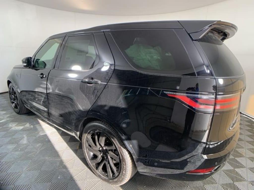 Used 2025 Land Rover Discovery Dynamic SE SUV