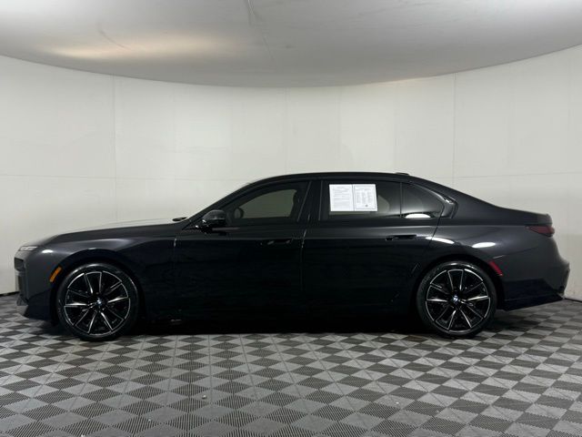 2023 Bmw 740i 7-series photo 2