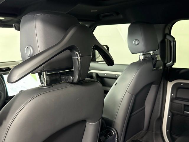 2026 Land Rover Defender S - Photo 32