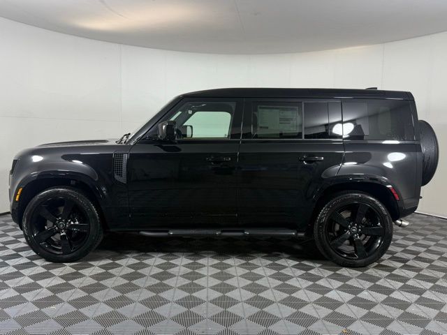 2025 Land Rover Defender 110 V8 photo 2