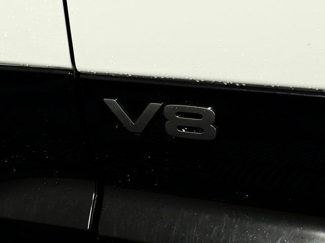 2025 Land Rover Defender V8 - Photo 17