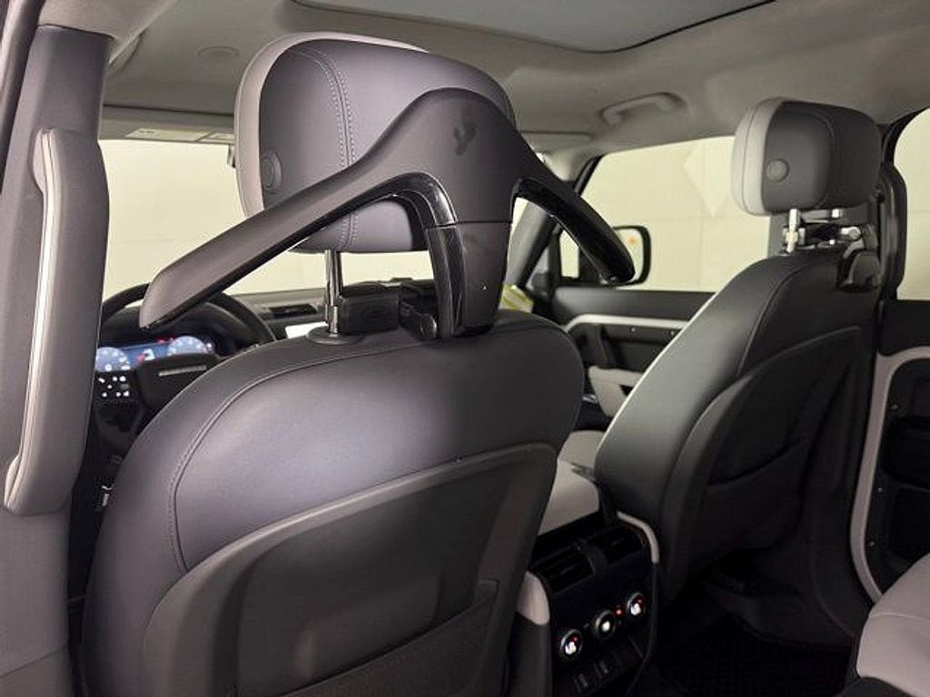 2026 Land Rover Defender V8 - Photo 29