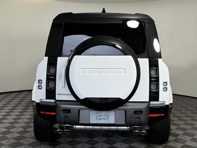 2025 Land Rover Defender V8 - Photo 7