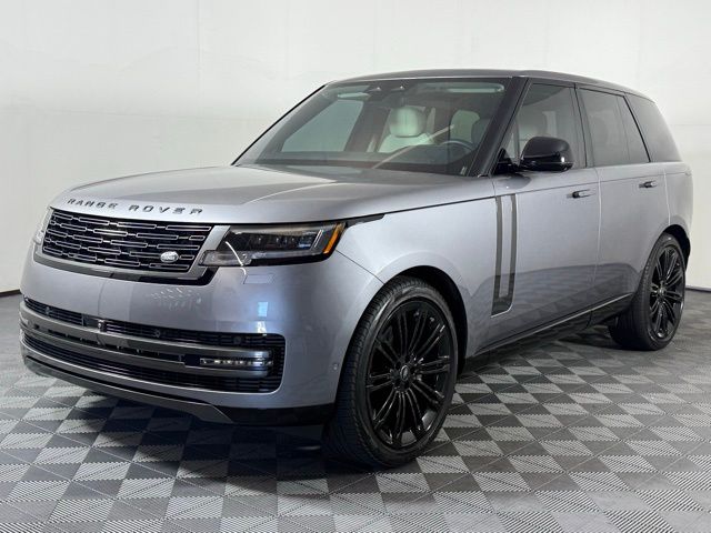 2024 Land Rover Range Rover SE photo 2