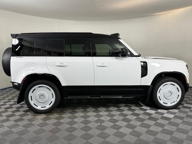 2025 Land Rover Defender X-Dynamic SE - Photo 9