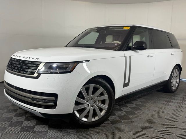 2023 Land Rover Range Rover SE's photo
