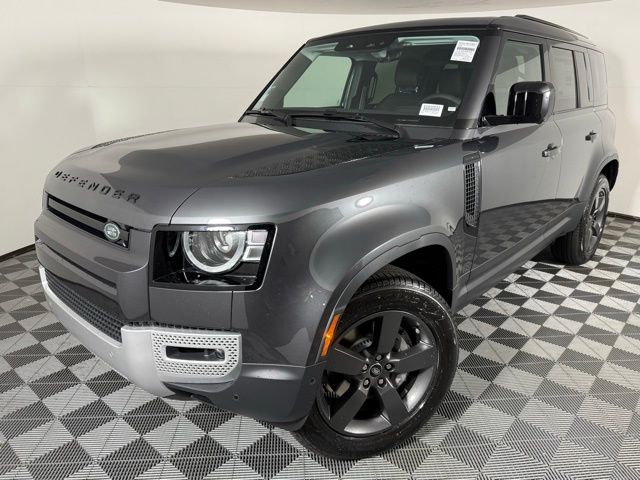 2025 Land Rover Defender 110 S photo 2