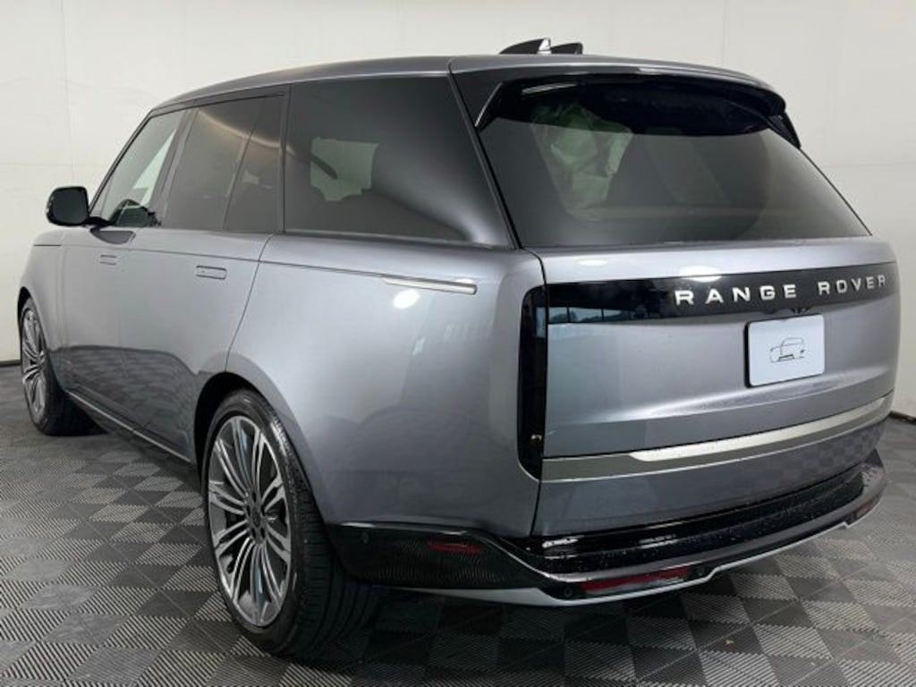 New 2026 Land Rover Range Rover SE SUV