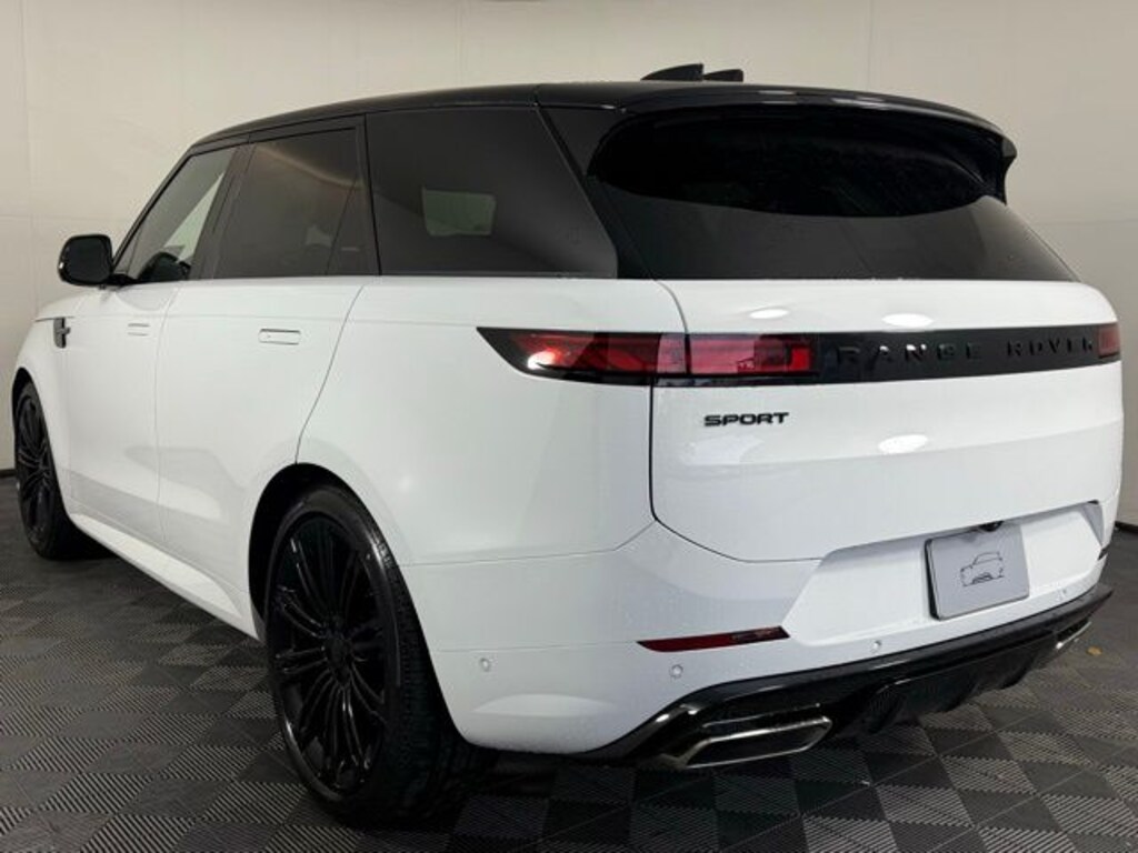 New 2026 Land Rover Range Rover Sport Dynamic SE SUV
