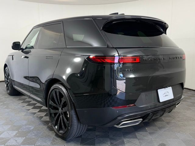 2025 Land Rover Range Rover Sport SE photo 4