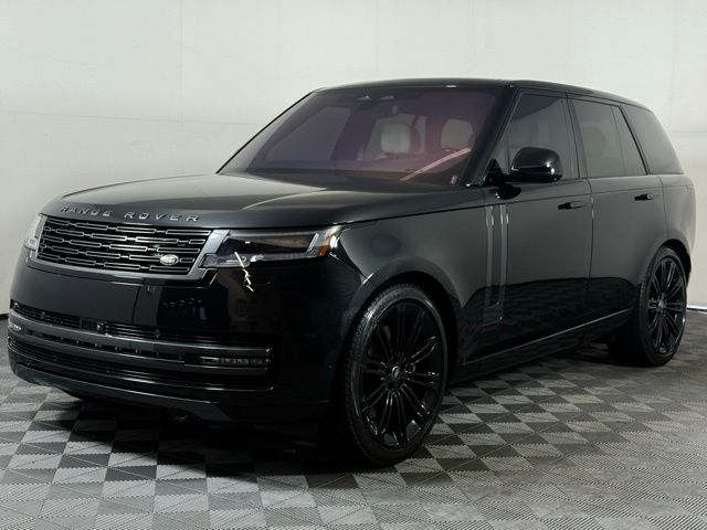 2023 Land Rover Range Rover SE photo 2