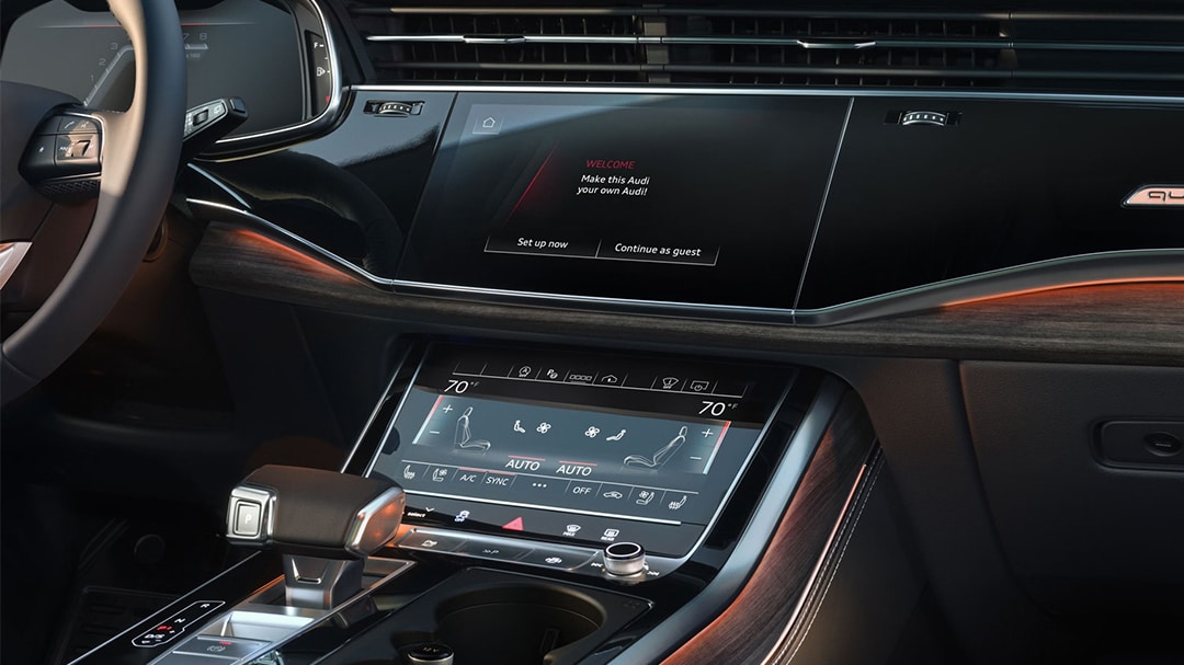 Interior view of the Audi Q8 2025 and its technology