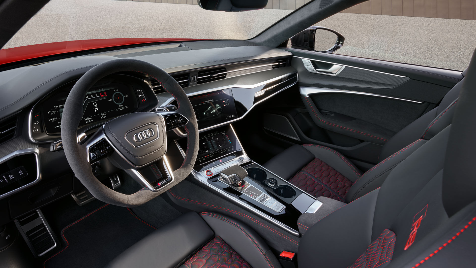 A great view of the dashboard and the technology behind the Audi RS6 2025.