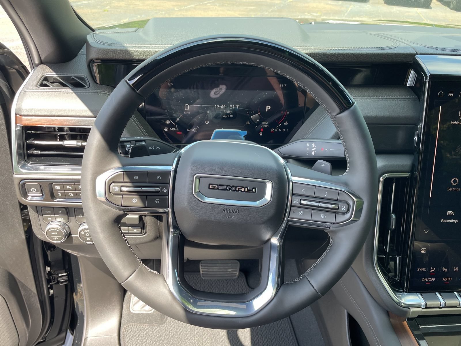 2026 GMC Yukon Denali - Photo 18