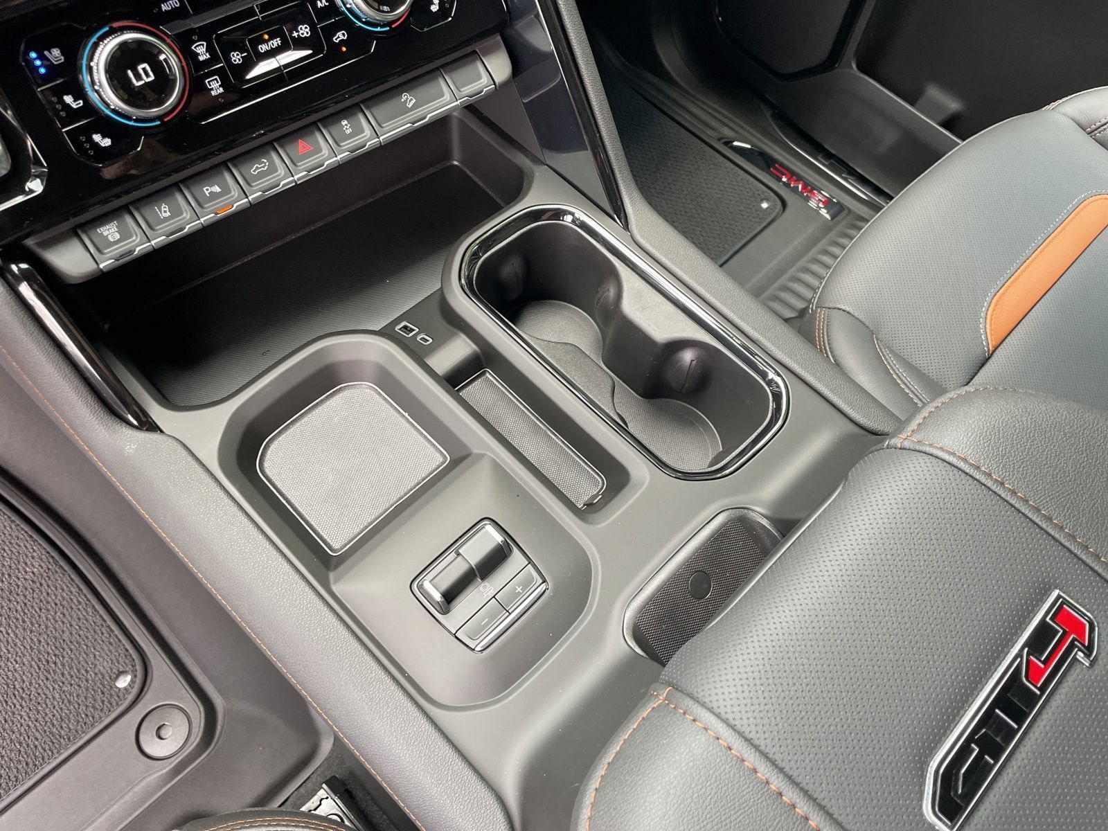 2026 GMC Sierra 2500HD AT4 - Photo 29