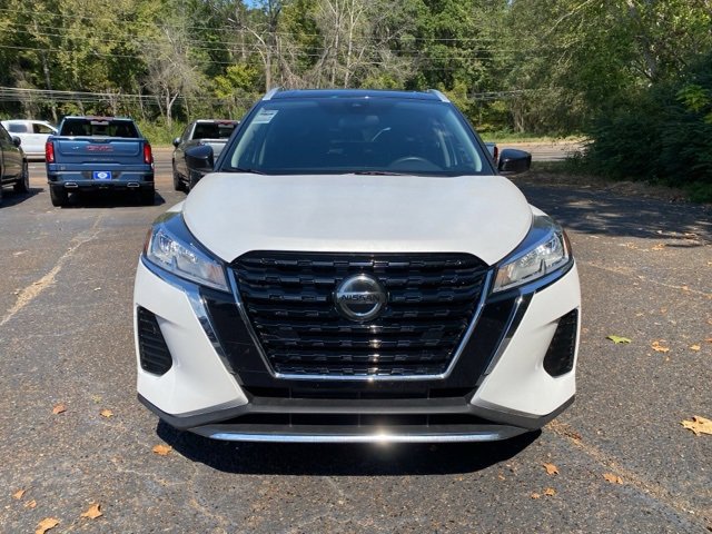 2021 Nissan Kicks SV photo 2