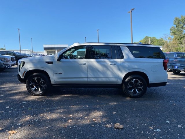 2026 Gmc Yukon XL AT4 photo 3