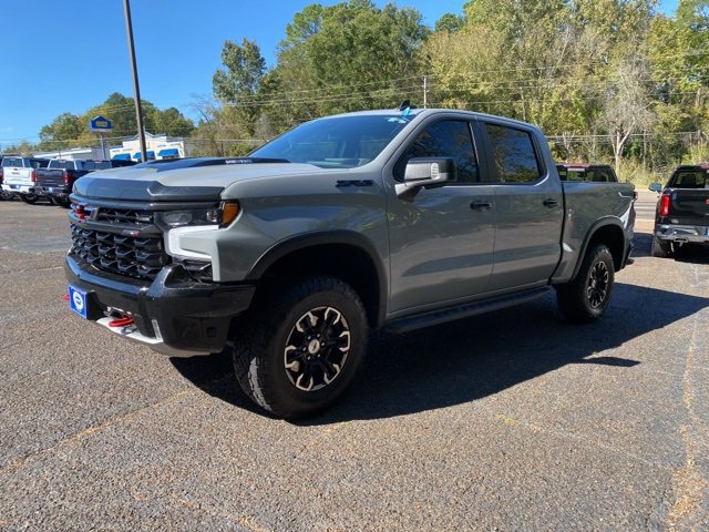 2024 Chevrolet Silverado 1500 ZR2 photo 3