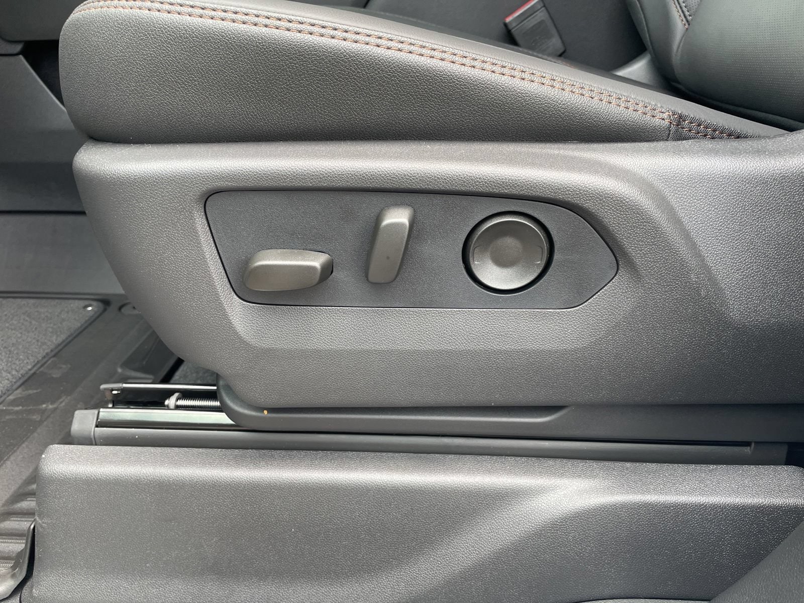 2026 GMC Sierra 2500HD AT4 - Photo 17