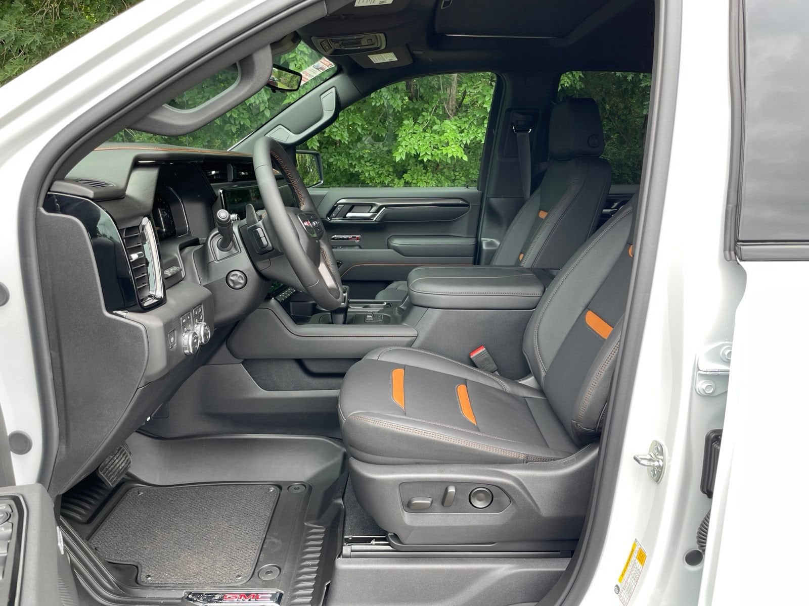 2026 GMC Sierra 1500 AT4 - Photo 14