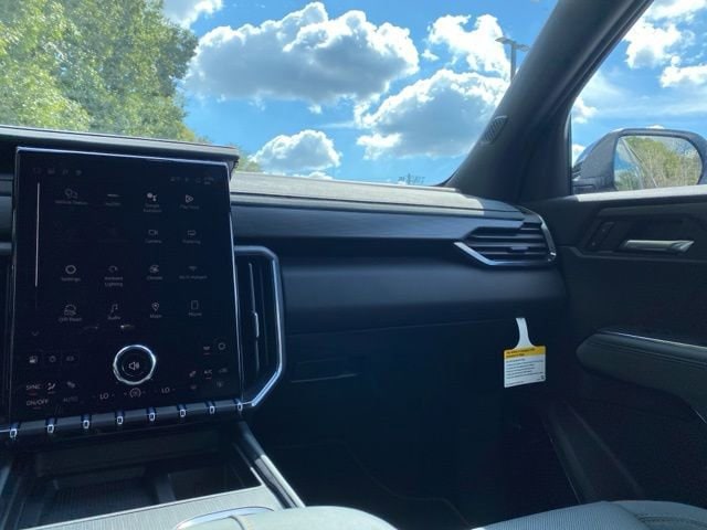 2026 GMC Acadia AT4 - Photo 29