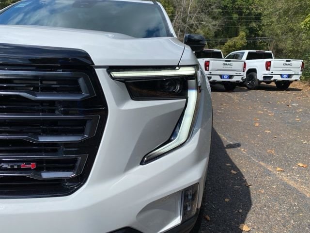 2026 GMC Acadia AT4 - Photo 10