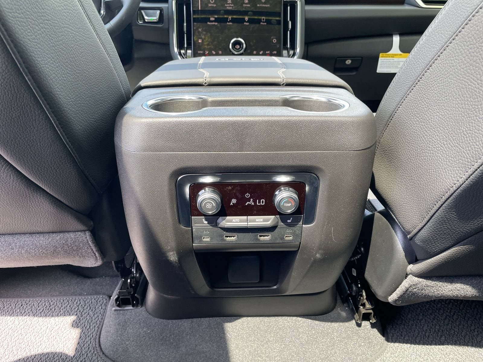 2026 GMC Yukon Denali - Photo 32