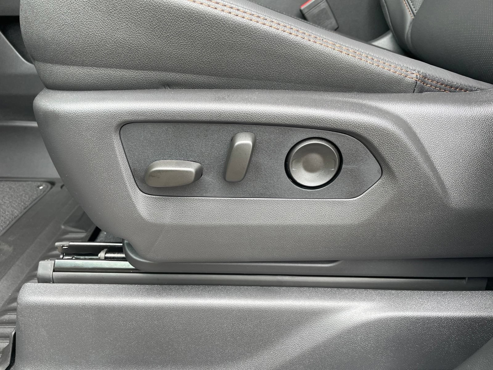 2026 GMC Sierra 1500 AT4 - Photo 15