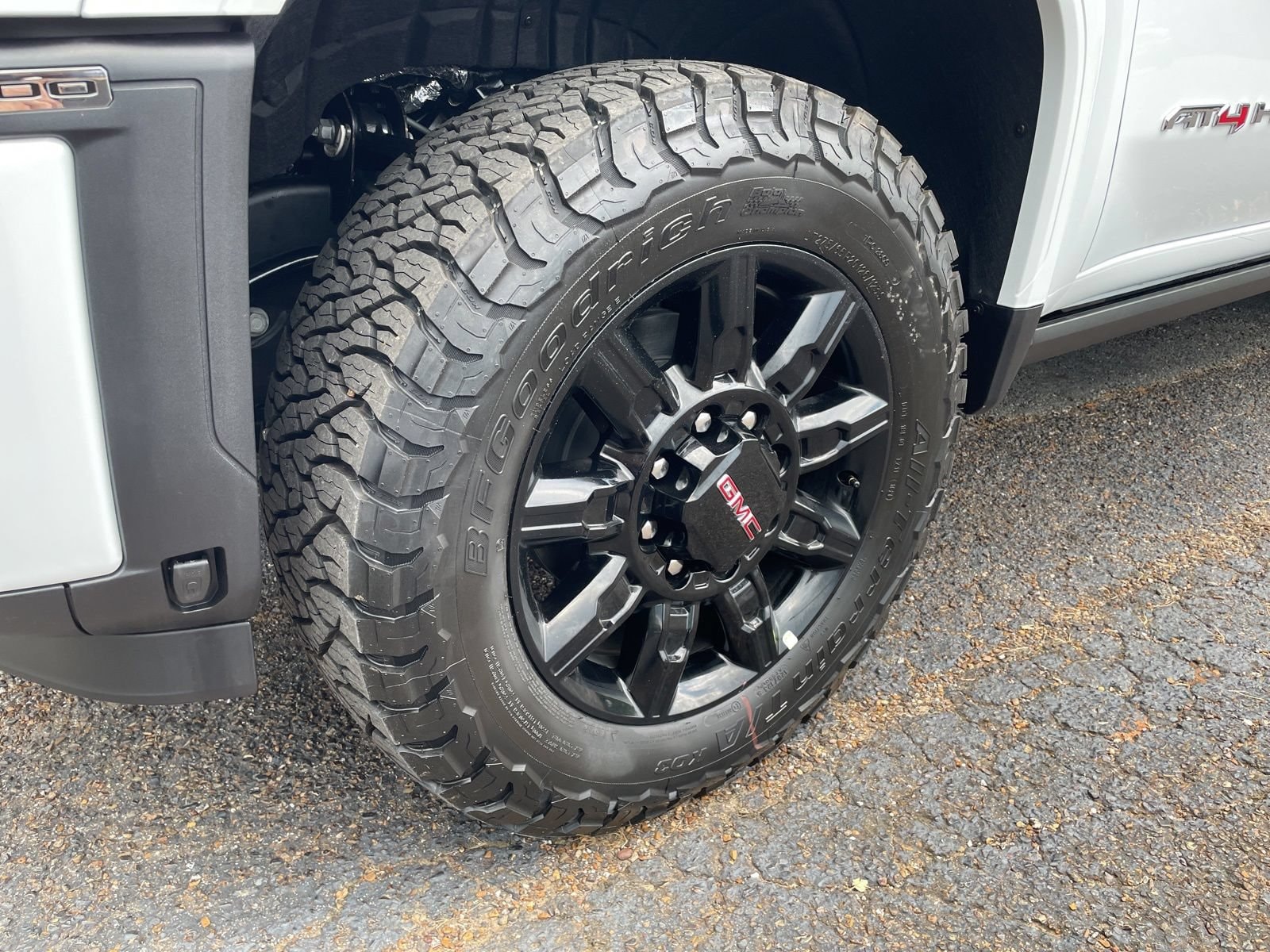 2026 GMC Sierra 2500HD AT4 - Photo 13