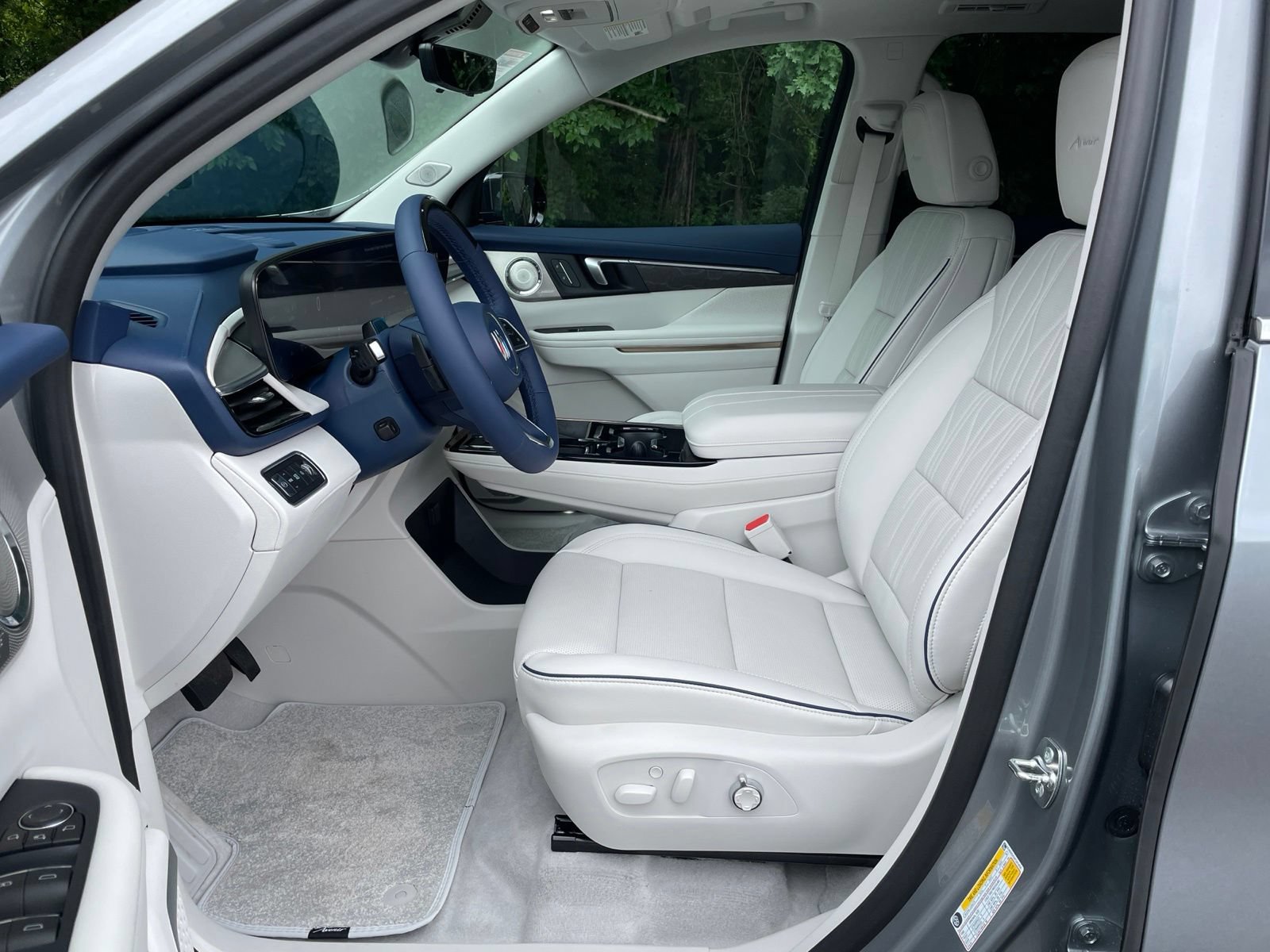 2026 Buick Enclave Avenir - Photo 13