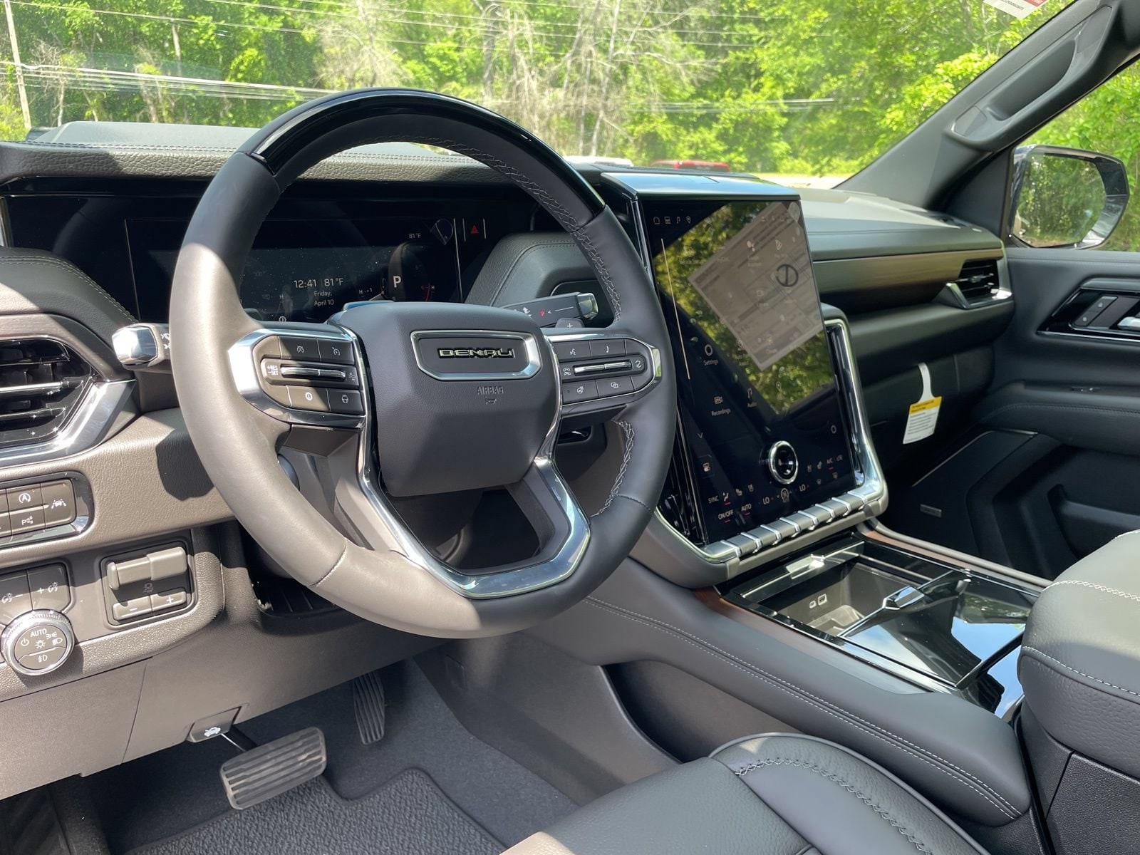2026 GMC Yukon Denali - Photo 28