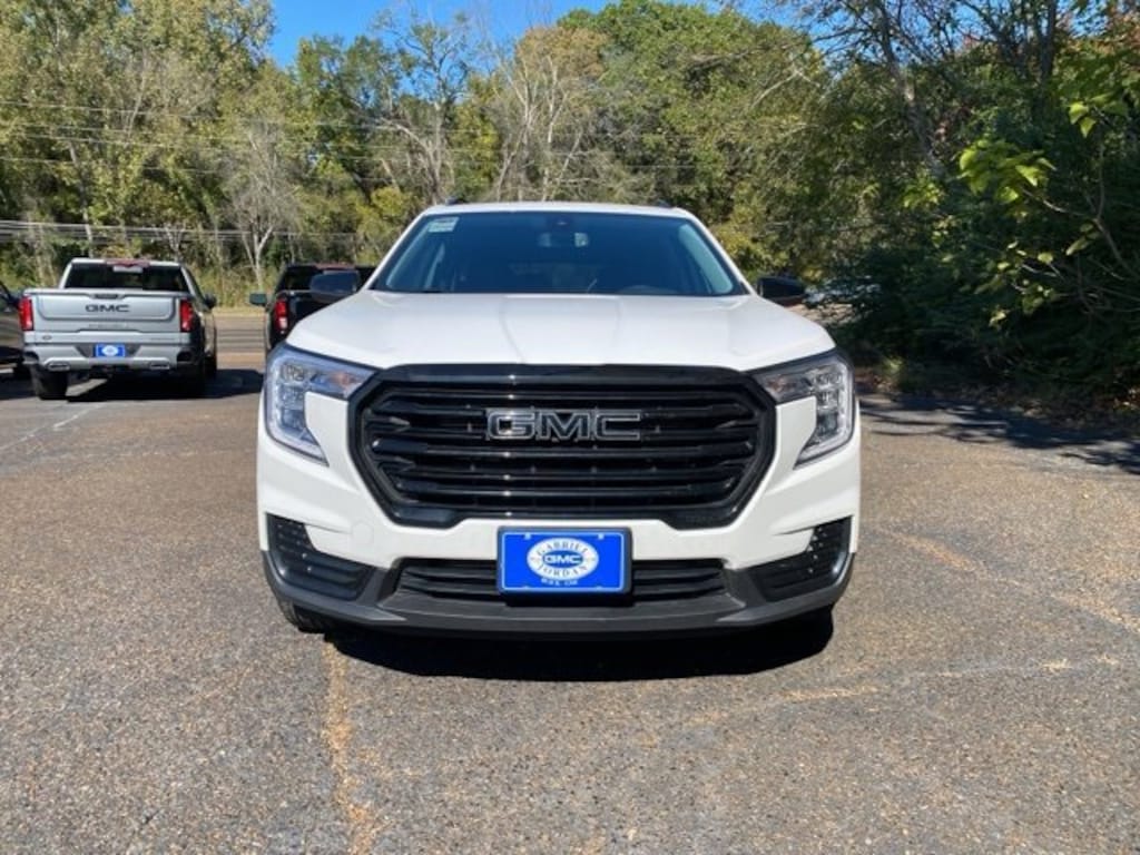 Used 2023 GMC Terrain SLE SUV
