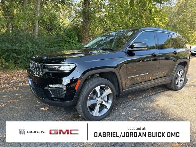 2022 Jeep Grand Cherokee 4xe's photo