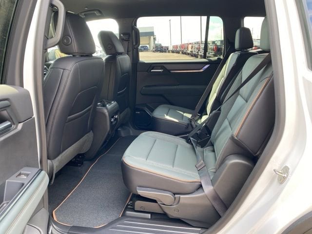 2026 GMC Acadia AT4 - Photo 25