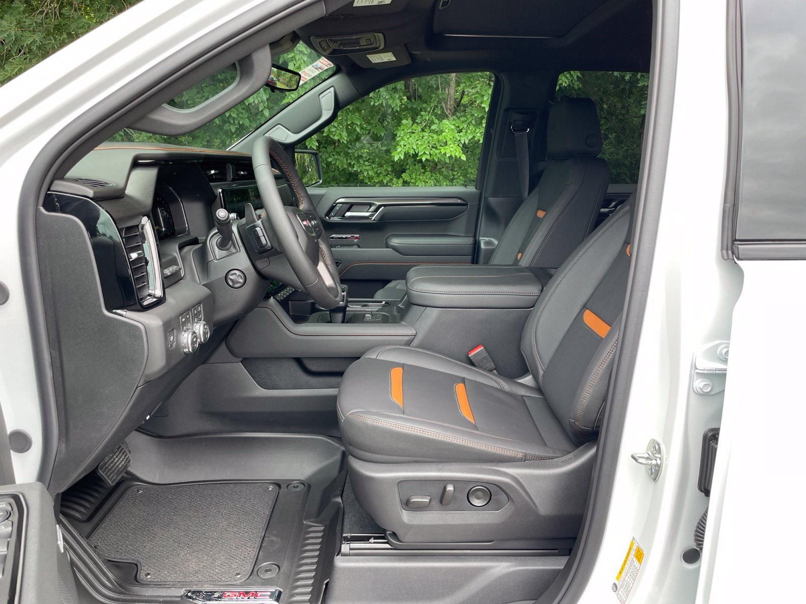 2026 GMC Sierra 1500 AT4 - Photo 14