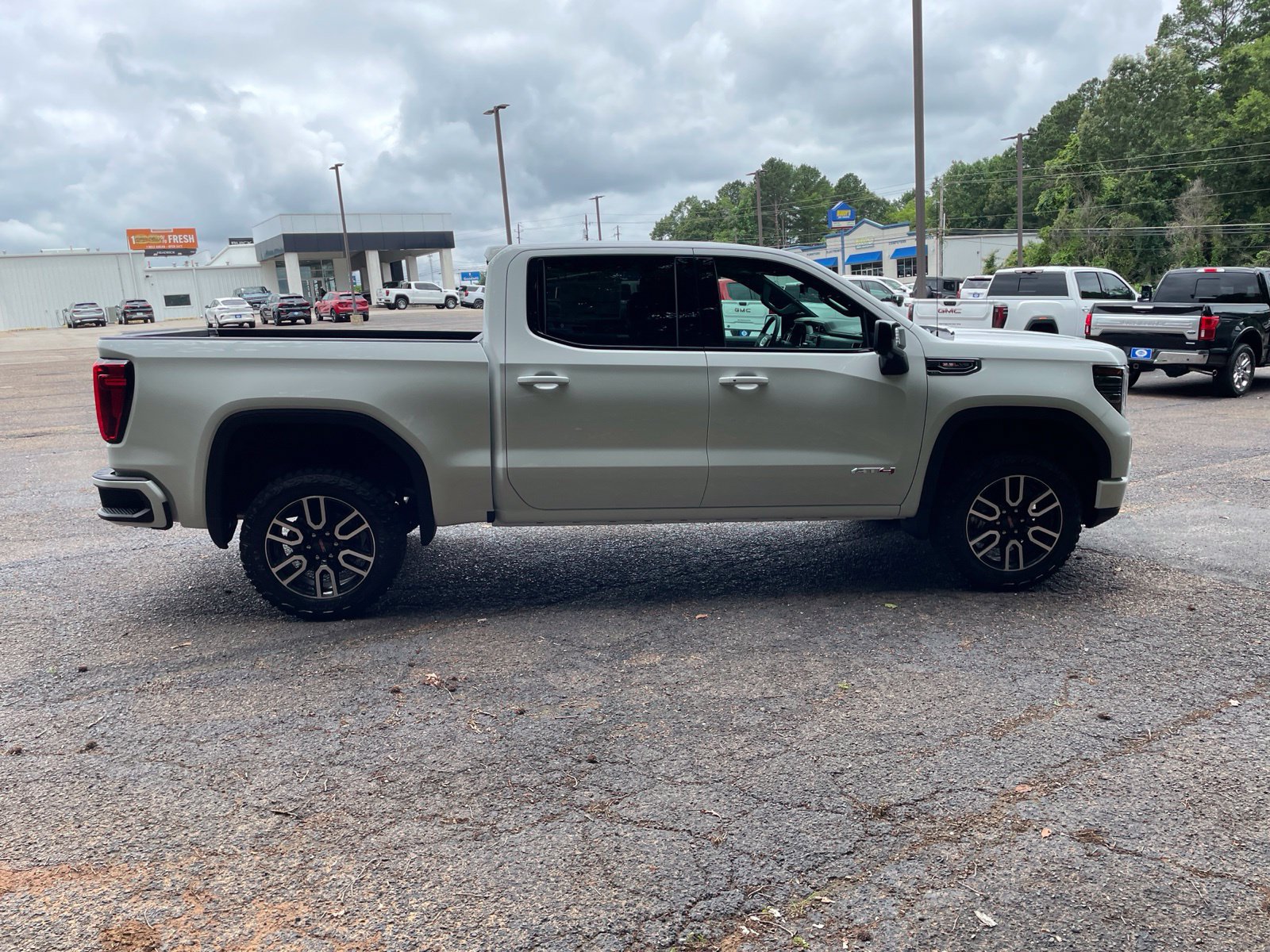 2026 GMC Sierra 1500 AT4 - Photo 7
