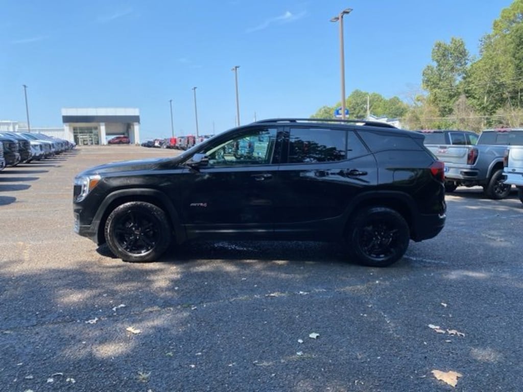 Used 2022 GMC Terrain AT4 SUV