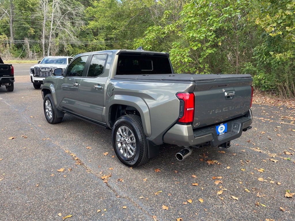 Used 2024 Toyota Tacoma 4WD SR5 Truck Double Cab