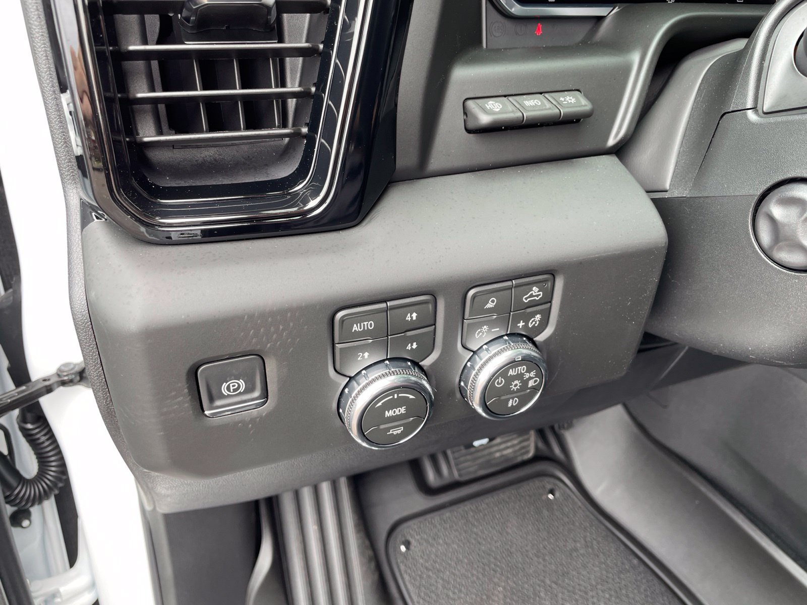 2026 GMC Sierra 1500 AT4 - Photo 27