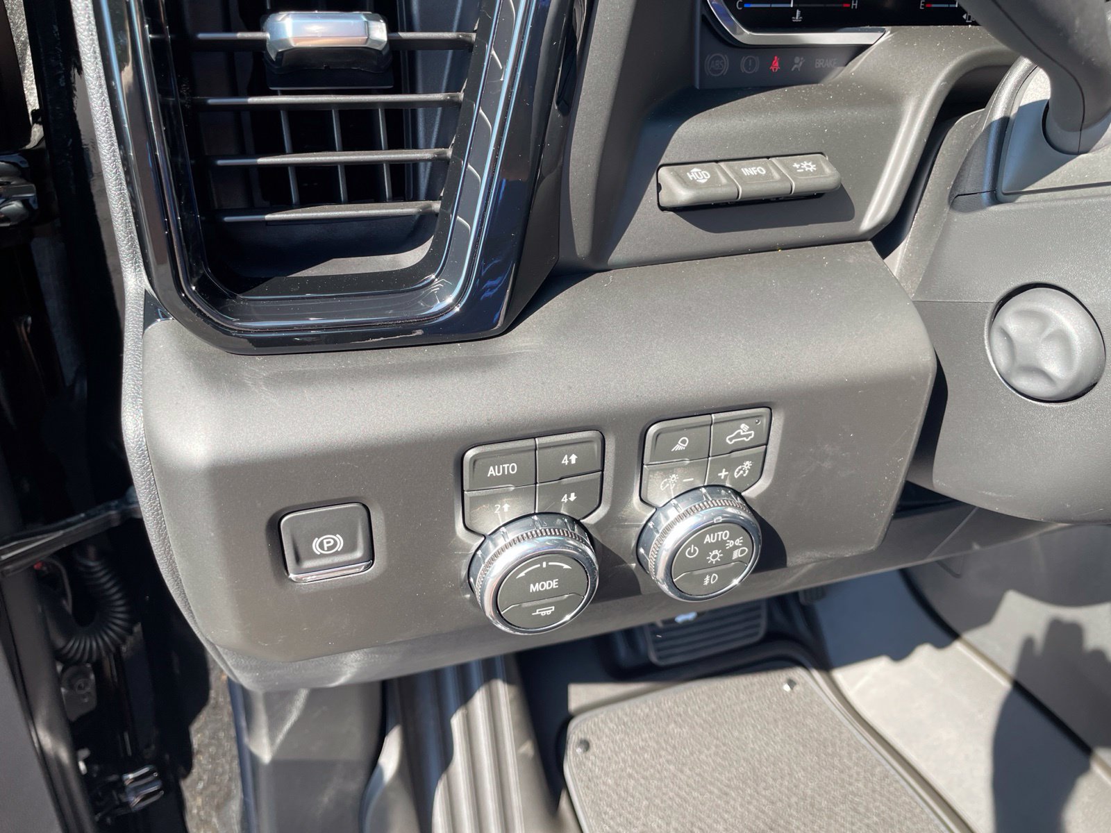 2026 GMC Sierra 1500 AT4 - Photo 25