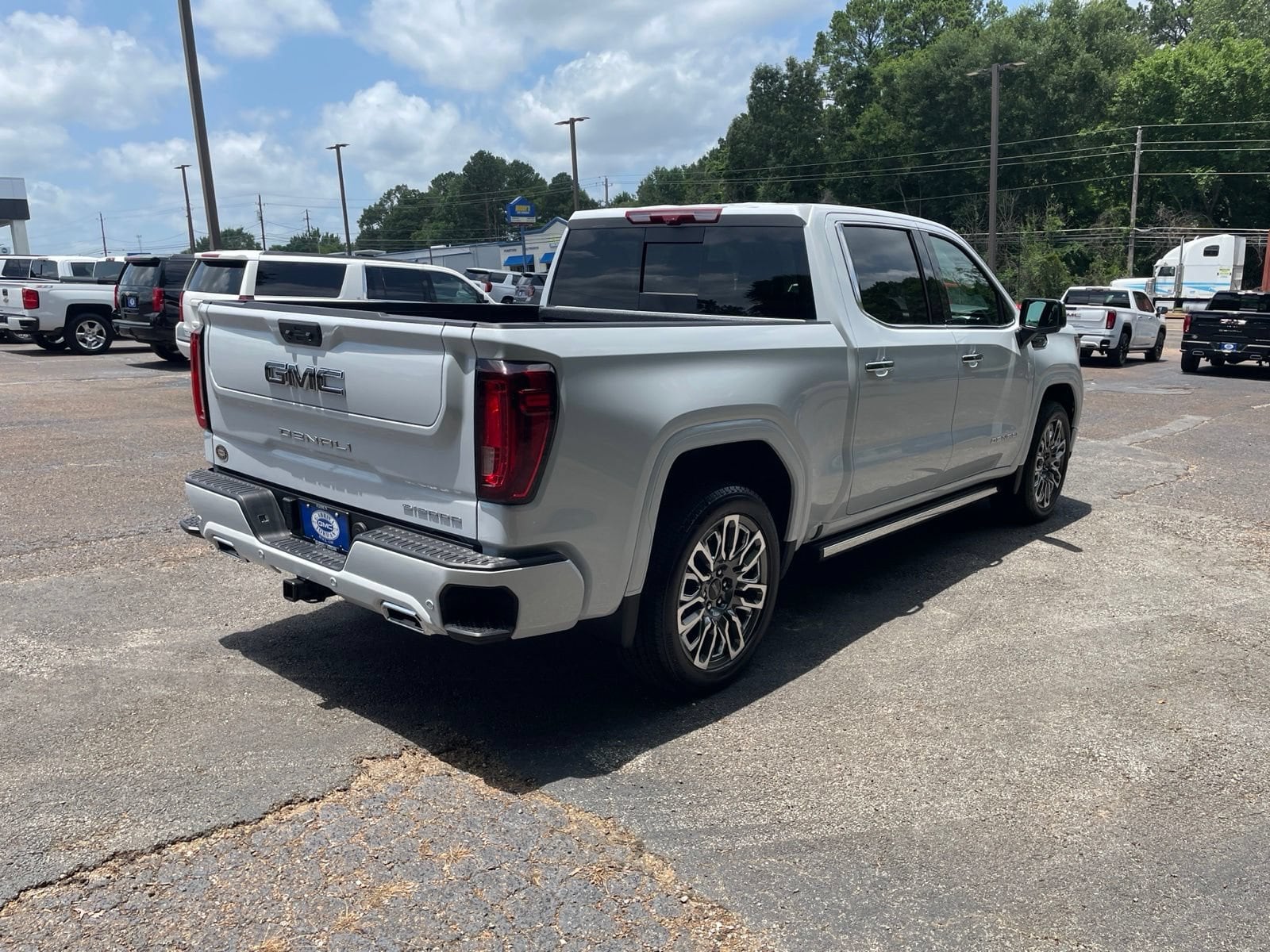 2026 GMC Sierra 1500 Denali Ultimate - Photo 6