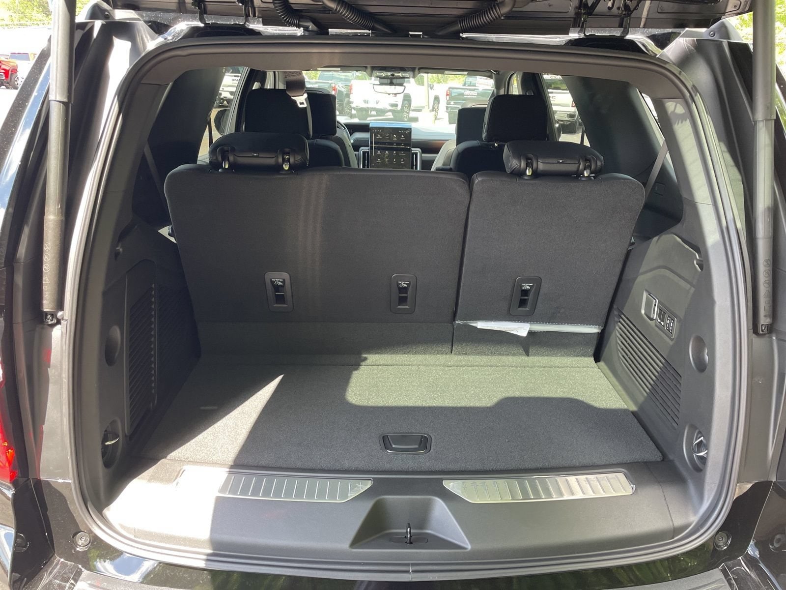 2026 GMC Yukon Denali - Photo 40