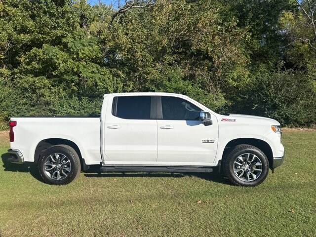 2024 Chevrolet Silverado 1500 LT Texas Edition photo 4