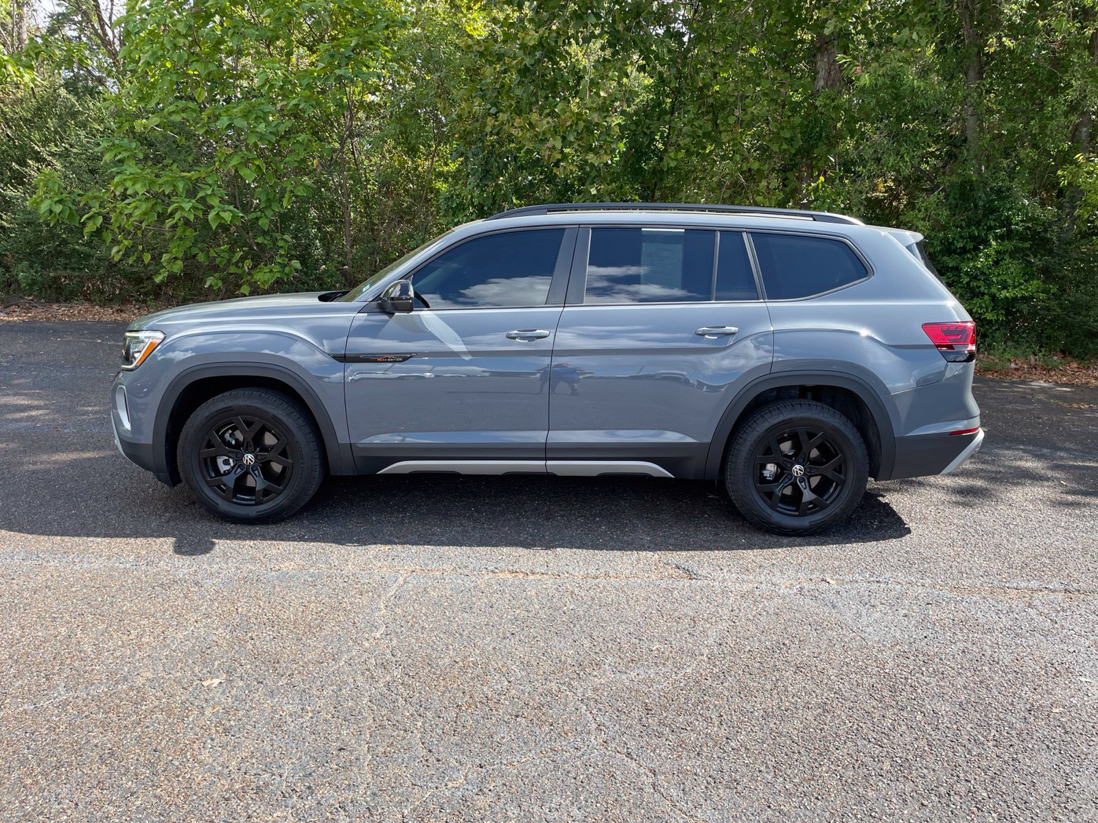 Used 2024 Volkswagen Atlas 2.0T Peak Edition SE w/Technology SUV