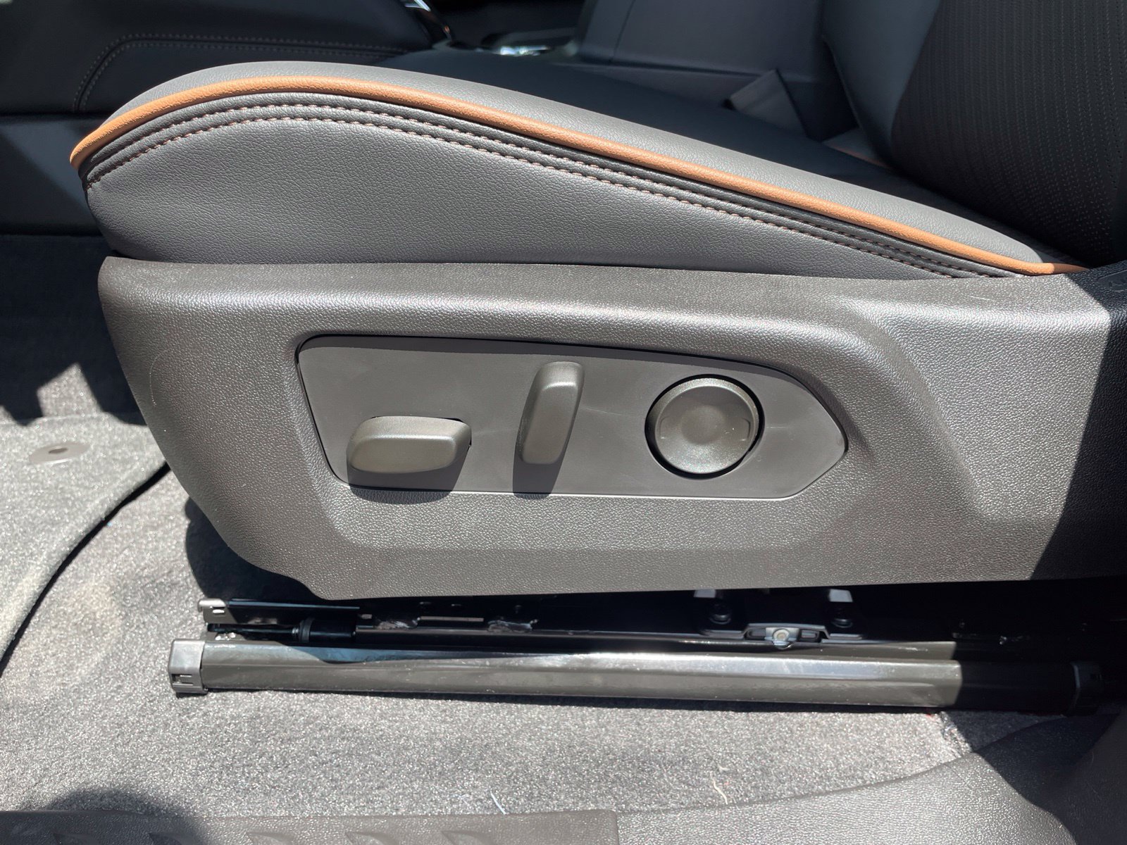 2026 GMC Canyon AT4 - Photo 17