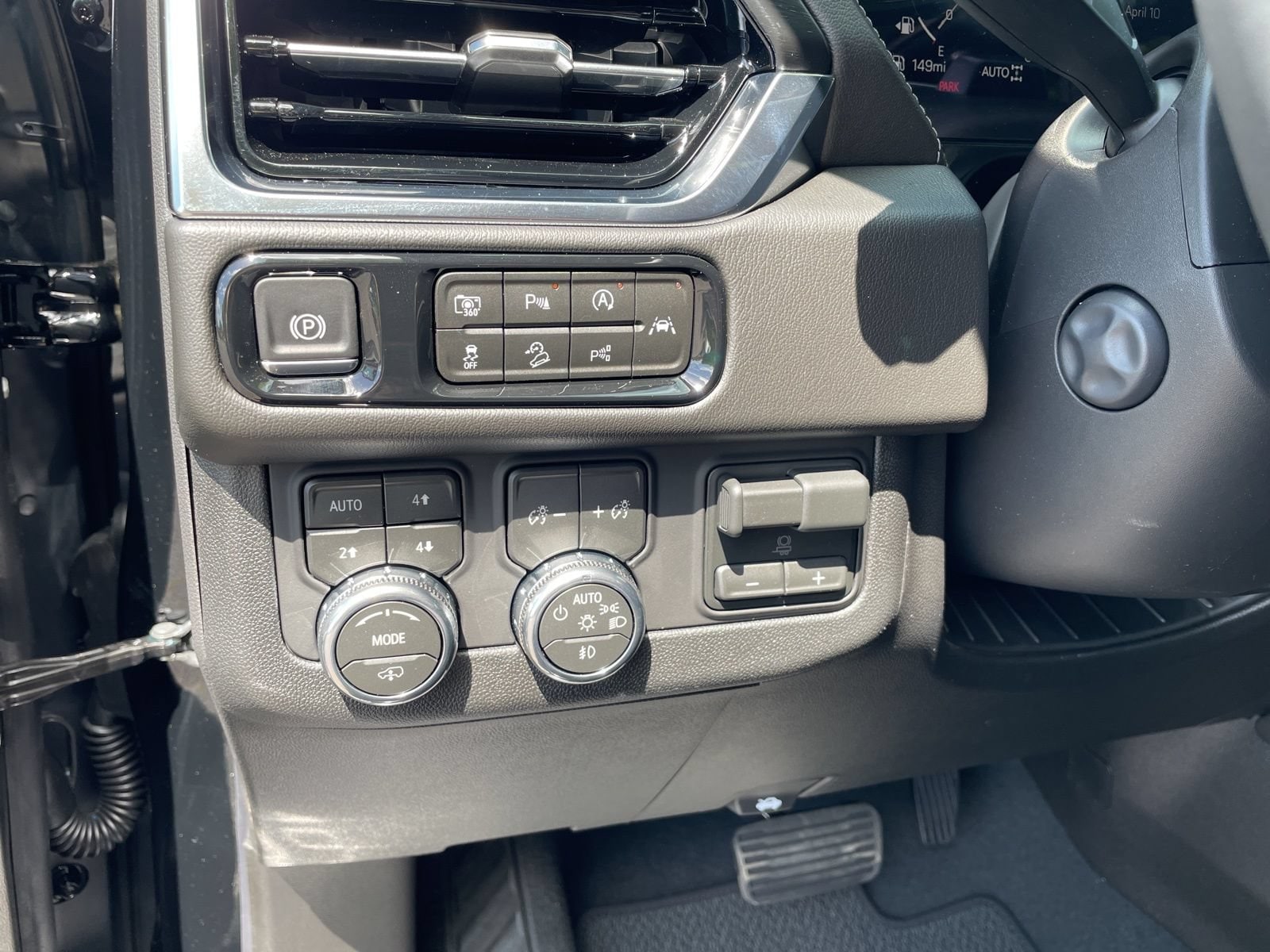 2026 GMC Yukon Denali - Photo 26